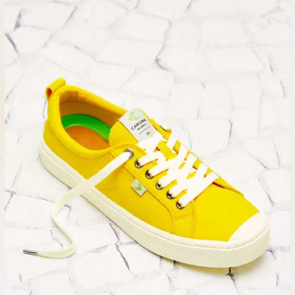 Cariuma “The Oca” Sneakers